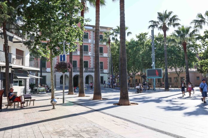 Plaza de la Iglesia. Foto: Castelldefels.info.