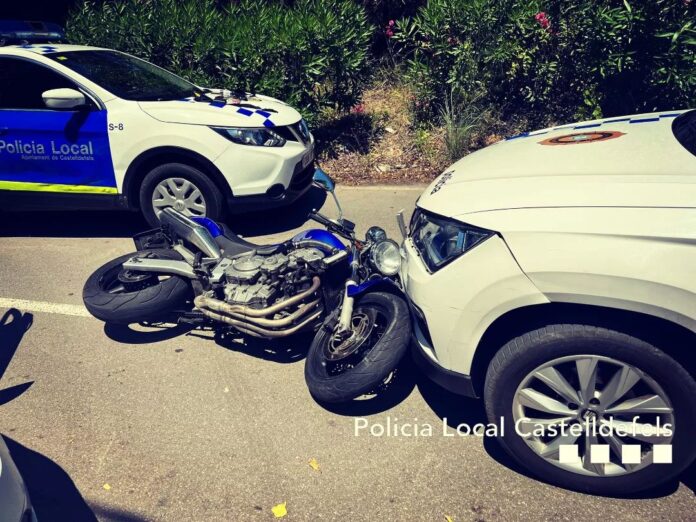 Motocicleta inmovilizada (Policía Local de Castelldefels)