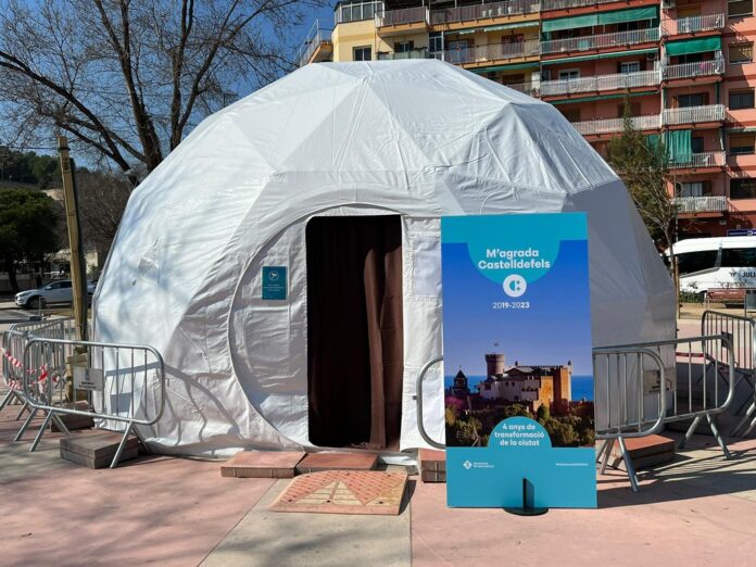 Instalación de la cúpula (Ayuntamiento de Castelldefels)