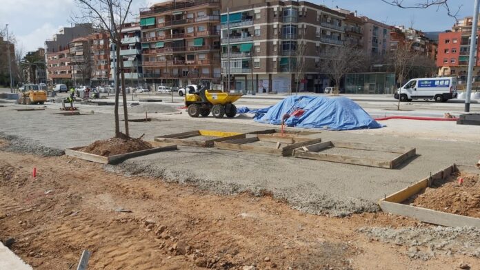 Obras en la Avenida Constitución, el pasado 20 de marzo (Ayuntamiento de Castelldefels)