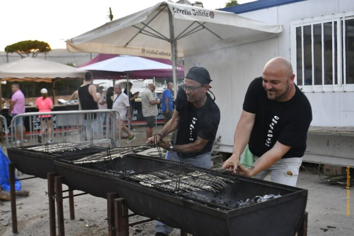 Una imagen de la tradicional Sardinada de las Fiestas de Lluminetes (Foto: Ayuntamiento de Castelldefels)