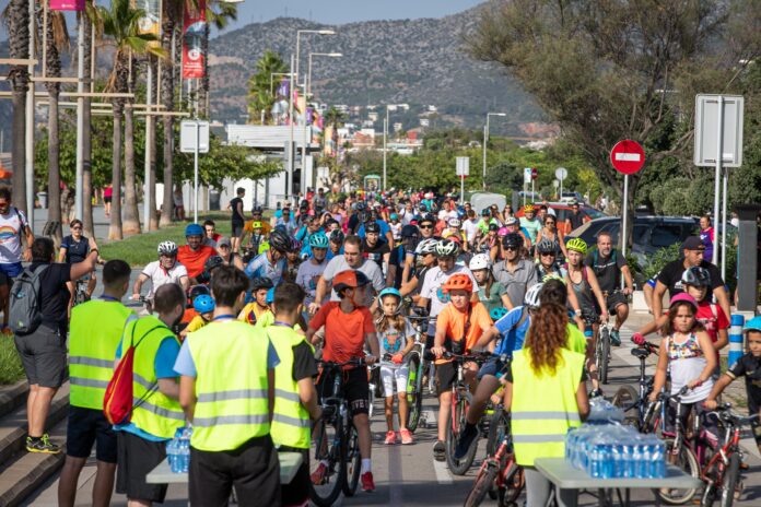 Pedalada en anteriores años (Ayuntamiento de Castelldefels)
