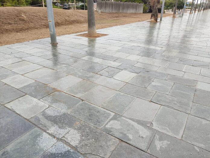 Suelo del paseo marítimo (Ayuntamiento de Castelldefels)
