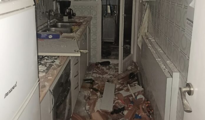 La cocina tras la explosión de gas (Foto: Ayuntamiento de Castelldefels)