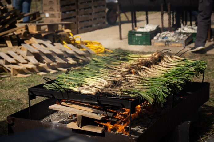 Imagen de la calçotada del año pasado (Foto: Ayuntamiento de Castelldefels)