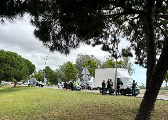 Momento del operativo policial del pasado fin de semana (Foto: Ayuntamiento de Castelldefels)