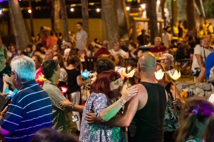 Baile del farolillo en las fiestas del año pasado (Foto: Ayuntamiento de Castelldefels)