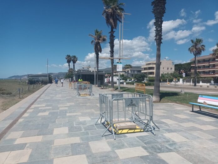 Adecuación de la acera para el Paseo de las Estrellas (Foto: Ayuntamiento de Castelldefels)