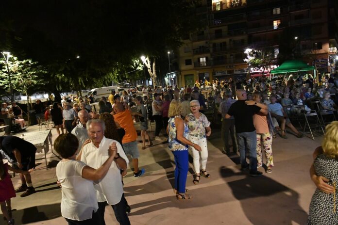 Baile en la Fiesta de Vista Alegre (Foto: Ayuntamiento de Castelldefels)