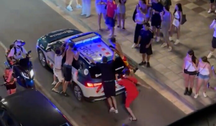 Uno de los altercados que hubo después de la semifinal España - Francia.