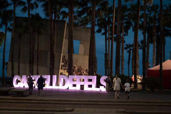 Plaza de las Palmeras (Foto: Ayuntamiento de Castelldefels)