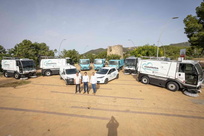 Presentación de la nueva maquinaria (Foto: Ayuntamiento de Castelldefels)
