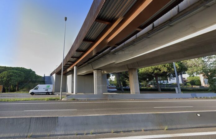 Puente de la C-31 que enlaza con la avenida Pineda (Foto: Google Maps)