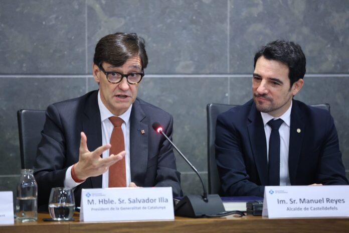 El presidente de la Generalitat, Salvador Illa, y el alcalde, Manu Reyes (Foto: Ayuntamiento de Castelldefels)