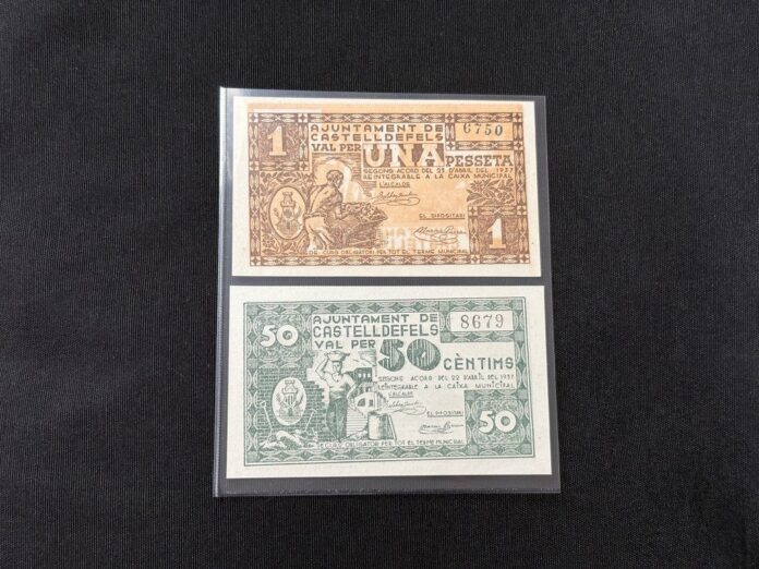 Los dos billetes adquiridos. Foto: Ayto. de Castelldefels.