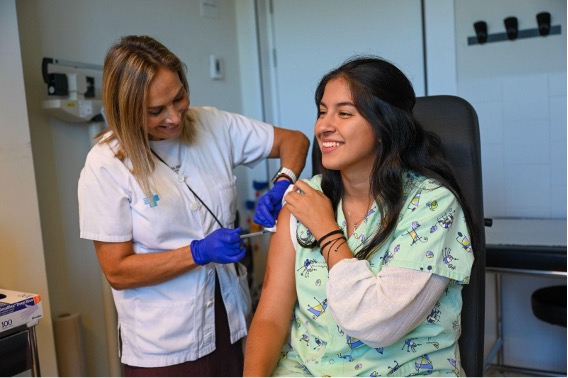 La vacunació és essencial per prevenir complicacions en els col·lectius més vulnerables. Departament de Salut.