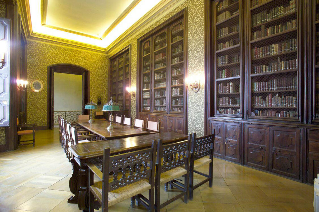 Biblioteca del segle XIX de la Reial Acadèmia de Medicina de Catalunya. RAMC