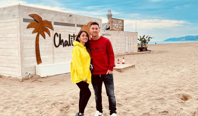 Imagen de archivo de Antonela y Leo Messi, en el Chiringuito Chalito de Castelldefels. Foto: Instagram.