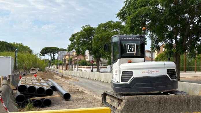 Obras en la calle Barcelona. Foto: Ayto. de Castelldefels.